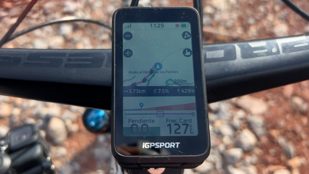 Pantalla del iGPSPORT BiNavi Air