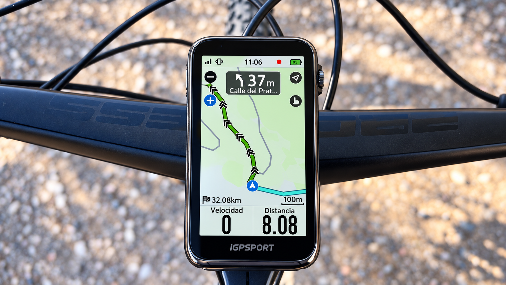 Navegación giro a giro en el iGPSPORT BiNavi Ultra durante una ruta
